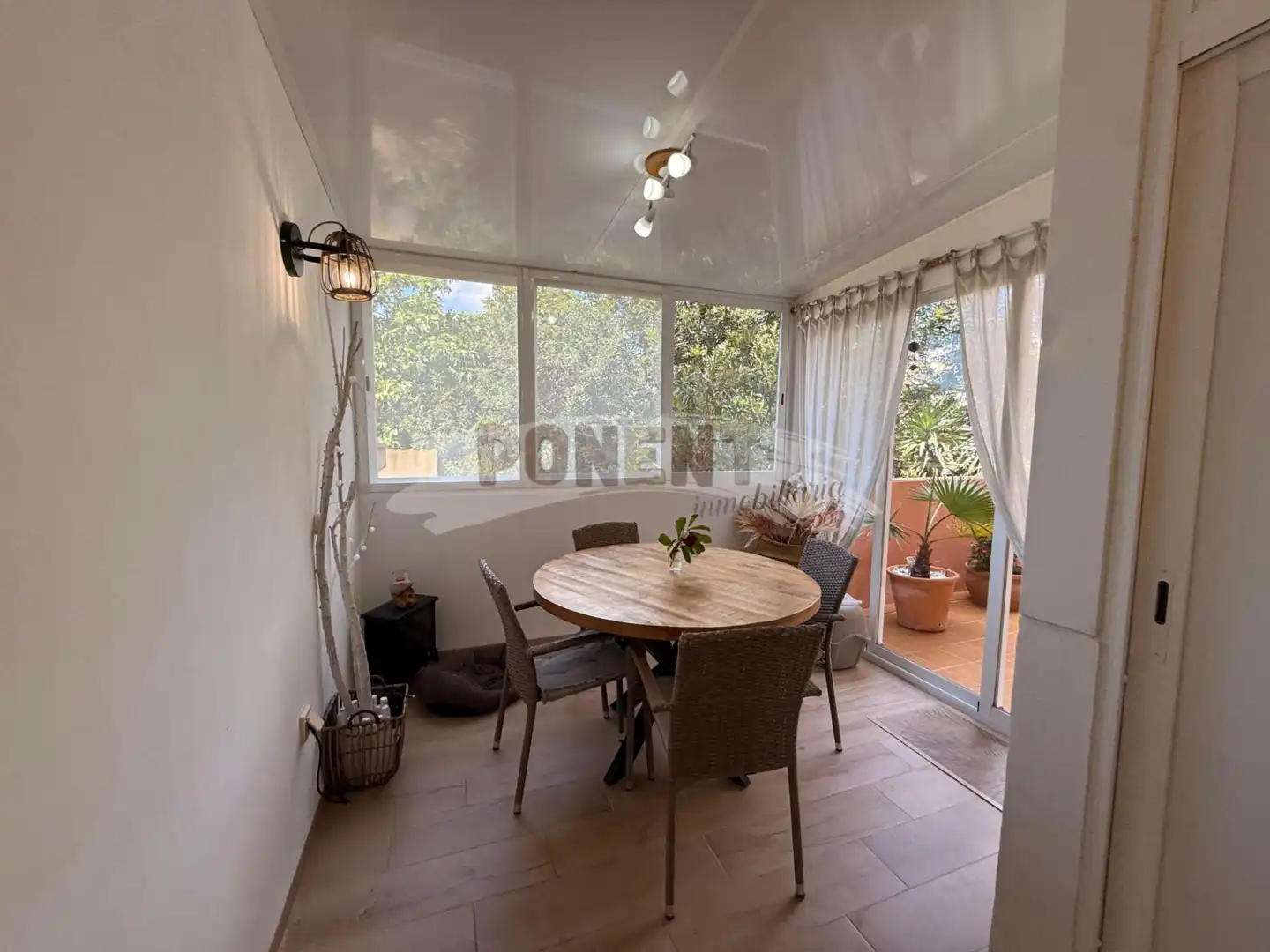 Esszimmer von Erdgeschoss zum Verkauf in Santa Eulària des Riu mit Klimaanlage, Terrasse und Abstellraum