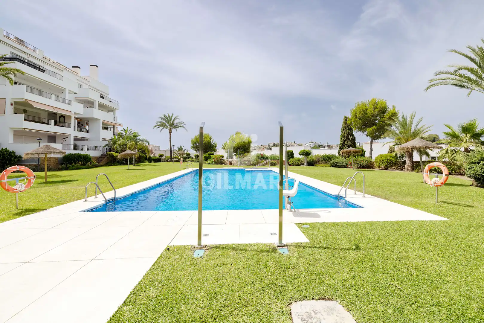 Piscina de Dúplex en venta en Benalmádena con Calefacción, Jardín privado y Piscina