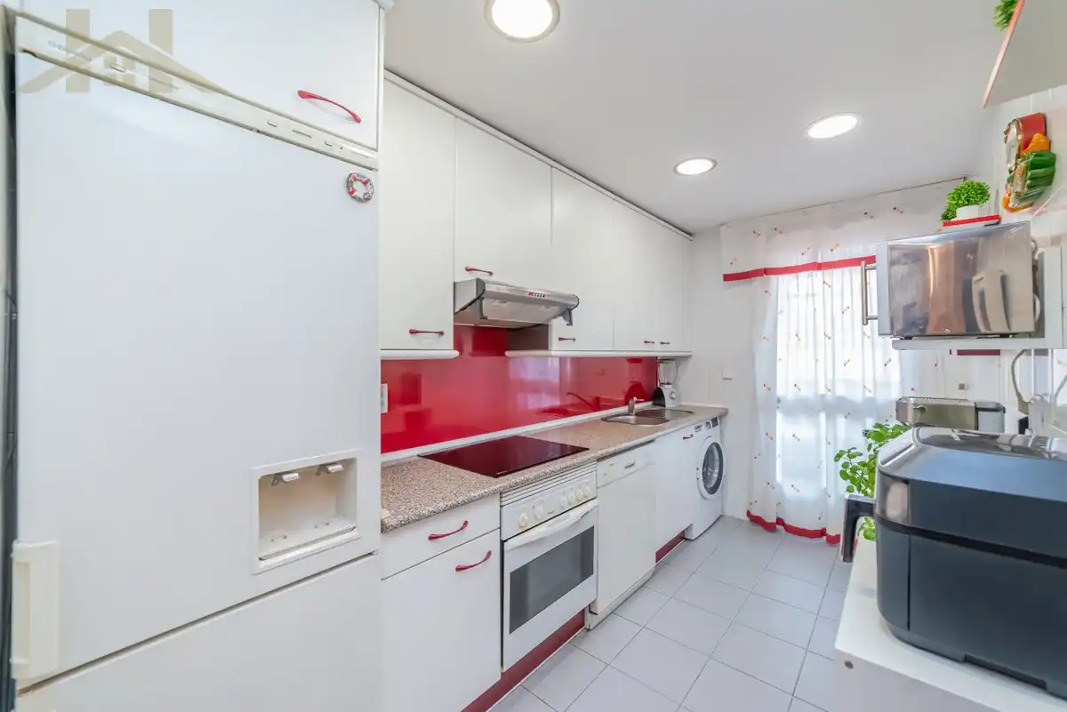 Cuina de Pis en venda en Madrid amb Aire condicionat, Calefacció i Terrassa