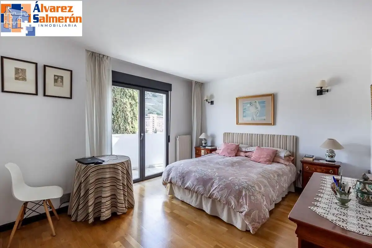 Bedroom of Houses for sale in Granada  with Air Conditioner, Terrace and Storage room