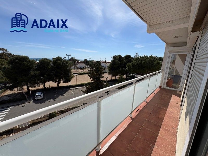 Vista exterior de Piso en venta en Roda de Berà con Horno y Balcón