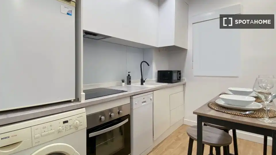 Küche von Wohnung zur Miete in Madrid mit Klimaanlage, Heizung und Möbliert