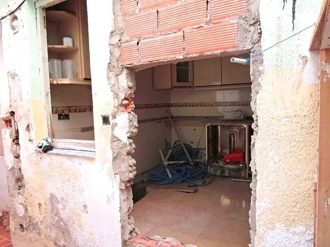 Kitchen of Flat for sale in Sabadell