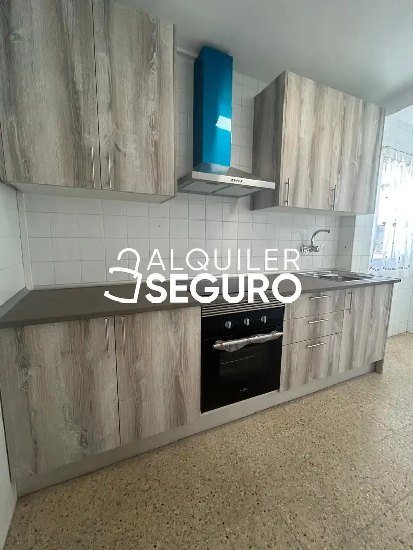 Küche von Wohnung zur Miete in Alcalá de Henares mit Klimaanlage, Heizung und Terrasse