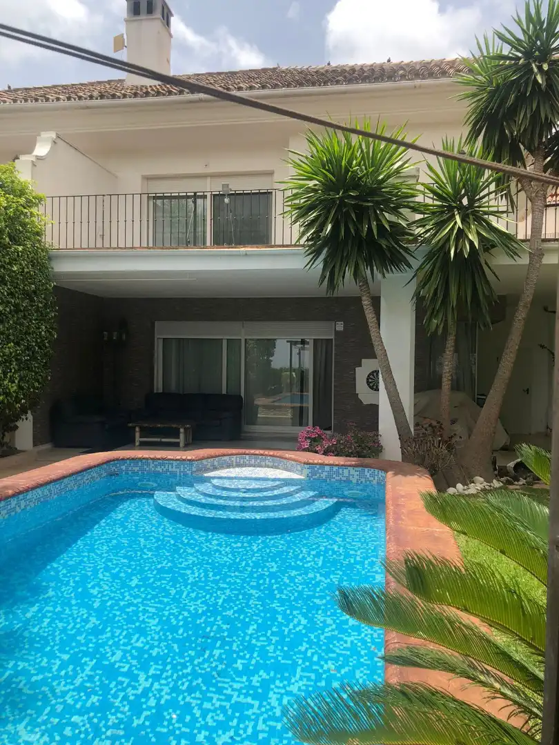 Piscina de Casa adosada en venta en Ojén con Aire acondicionado, Amueblado y TV