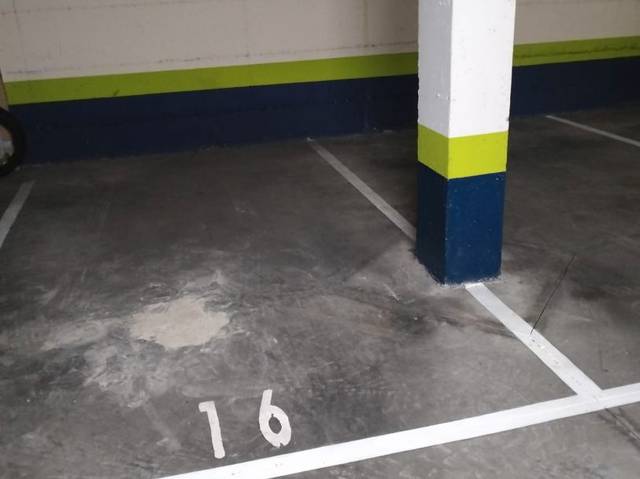 Garaje en Alquiler en Calle de la Cruz, 25 en El Bajondillo