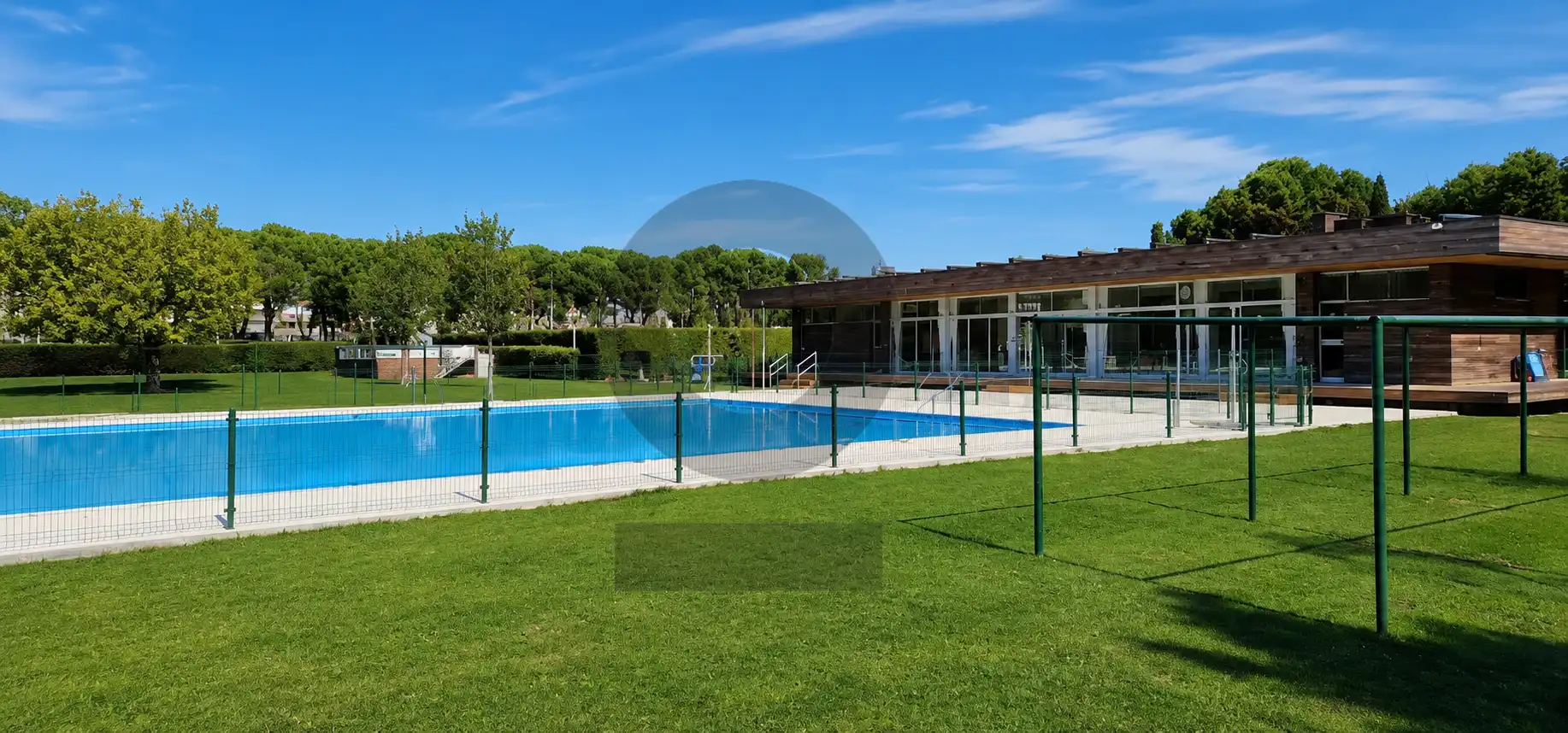 Flat with pool for sale in Paseo de la Rinconada