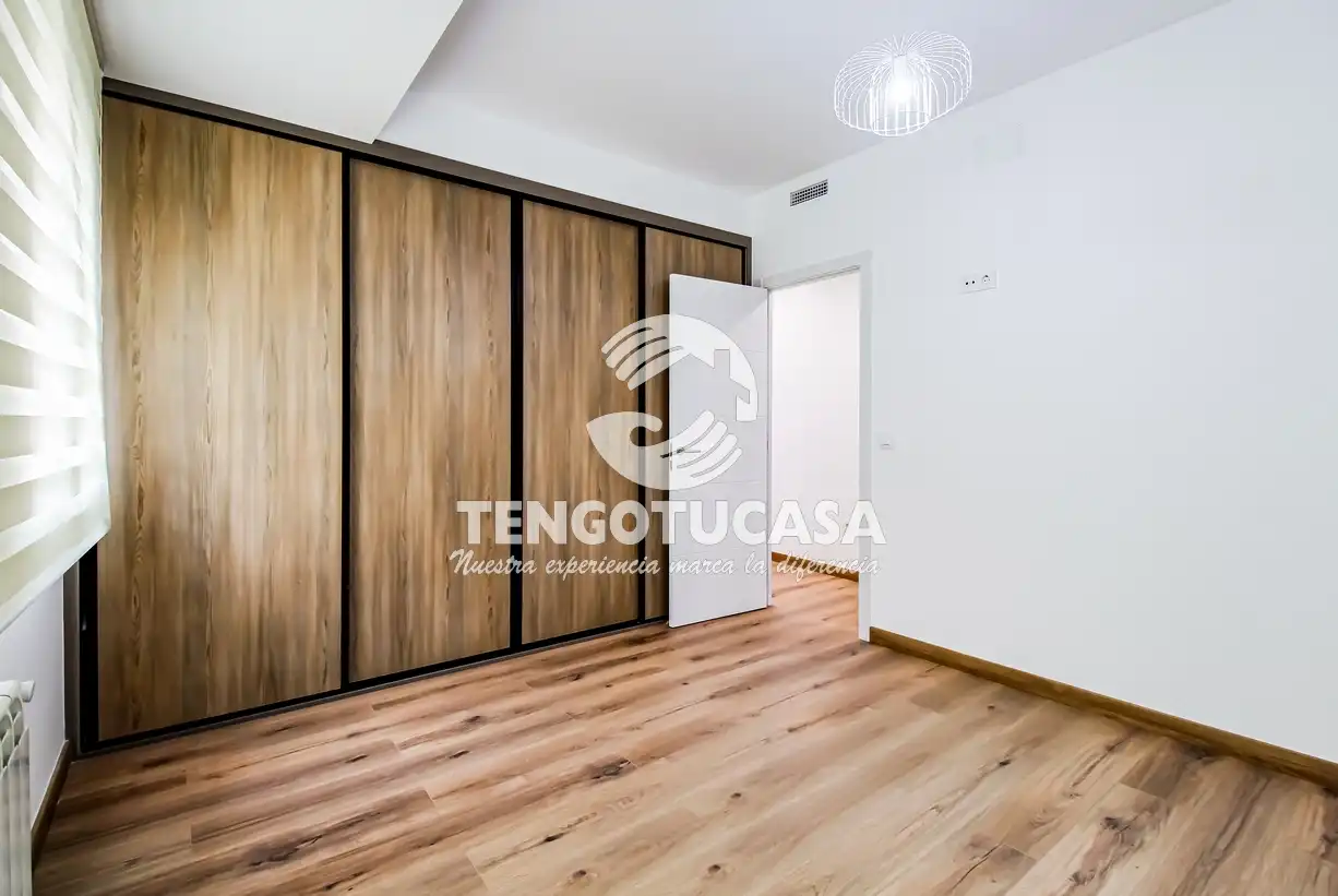 Bedroom of Flat for rent in Madrid  with Air Conditioner, Heating and Furnished