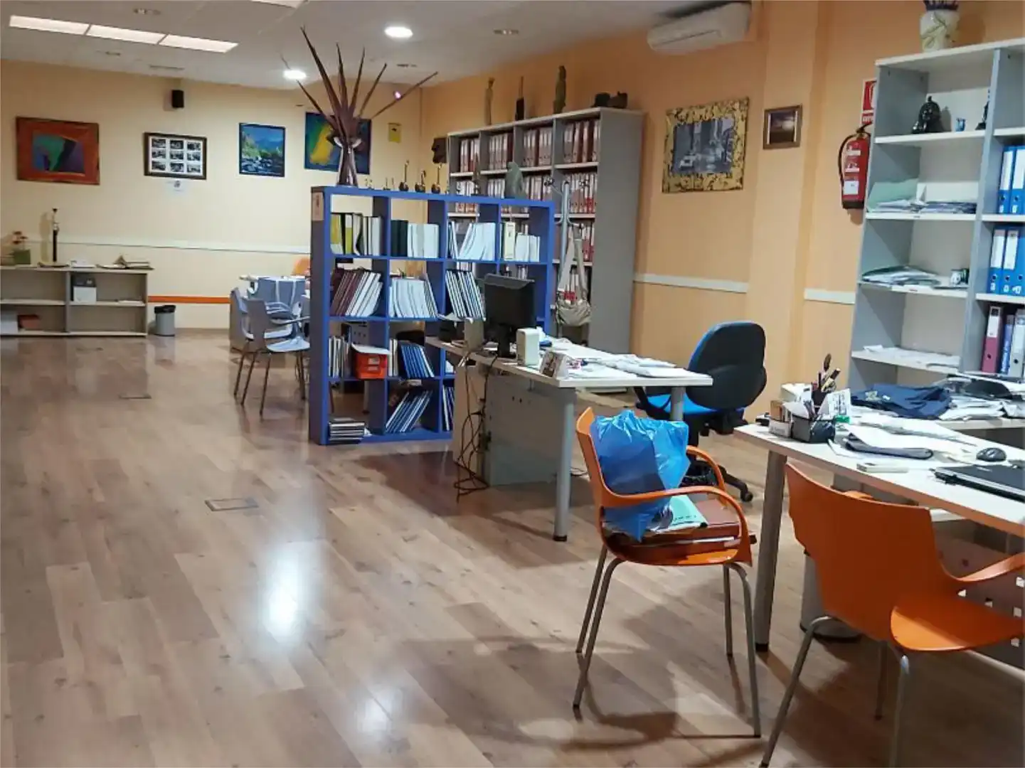 Oficina de lloguer en Camas