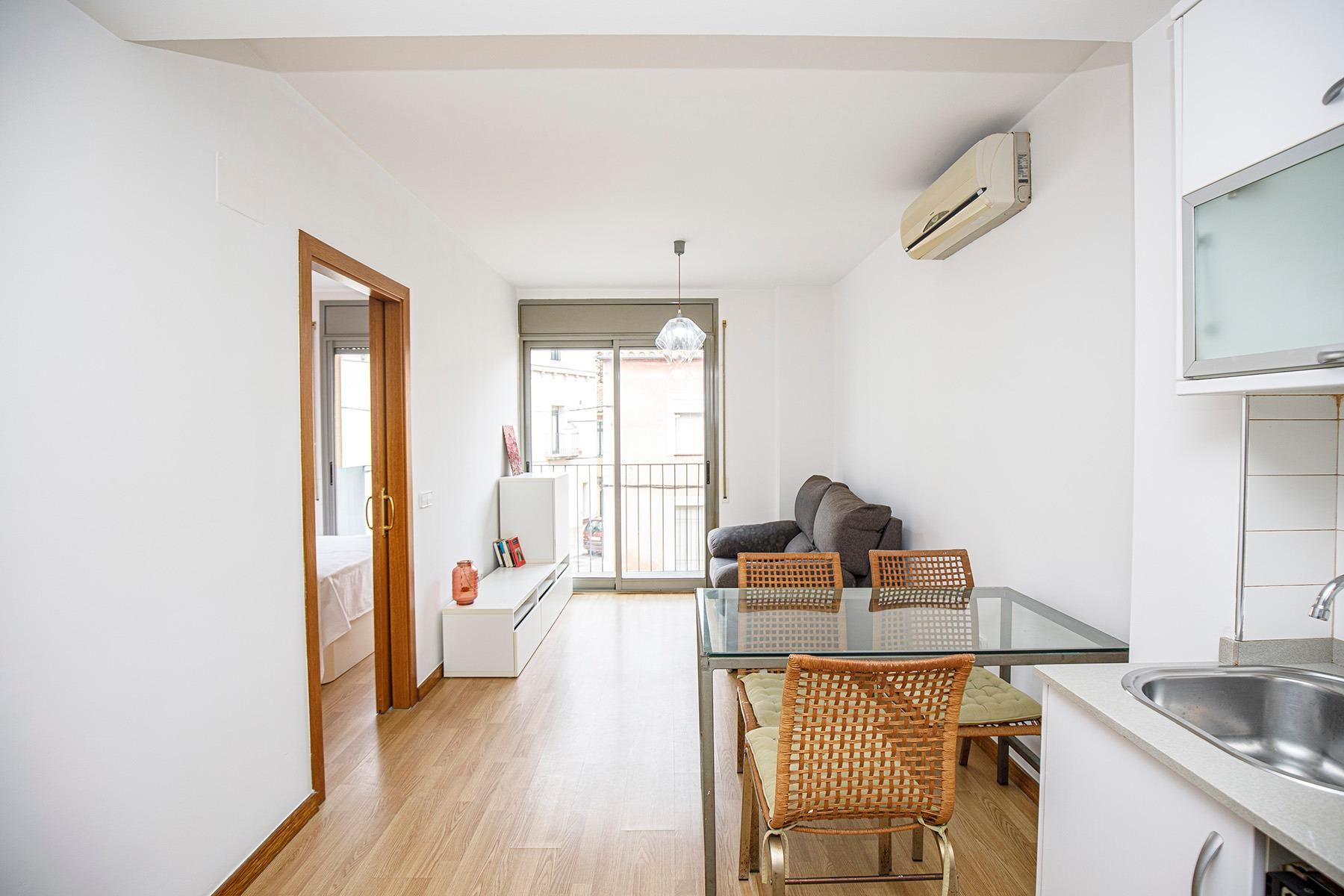 Sala d'estar de Apartament en venda en Salt amb Calefacció i Balcó