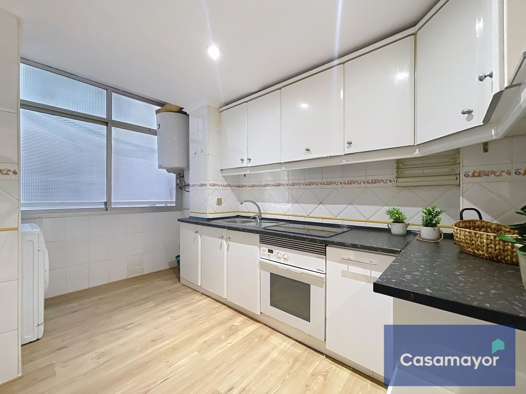 Kitchen of Flat for sale in Alicante / Alacant  with Private garden, Swimming Pool and Furnished