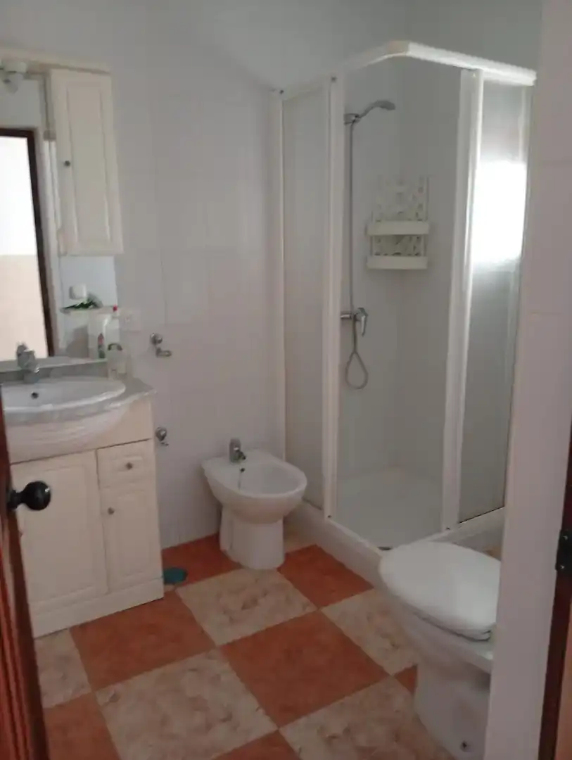 Baño de Casa adosada en venta en Benacazón con Aire acondicionado