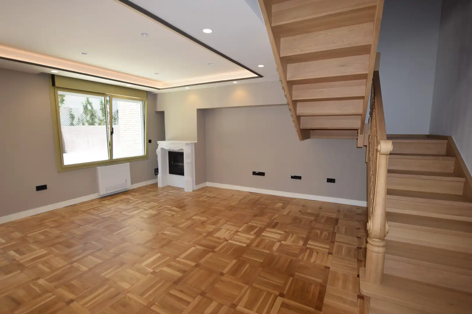Living room of Detached homes for sale in Pozuelo de Alarcón  with Air Conditioner, Heating and Private garden