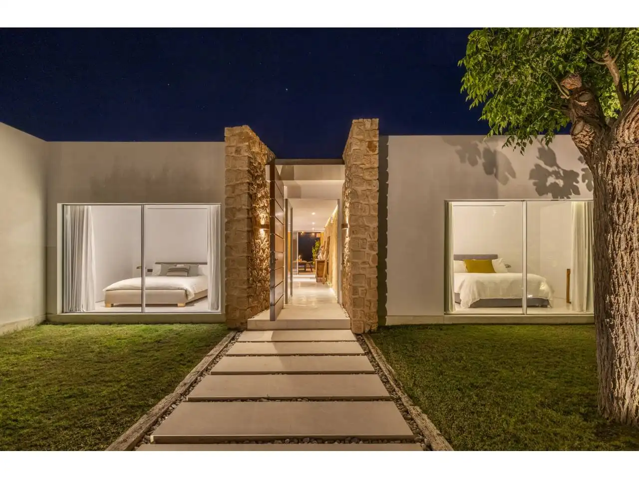Vista exterior de Casa o xalet en venda en Sant Josep de sa Talaia amb Aire condicionat, Calefacció i Jardí privat