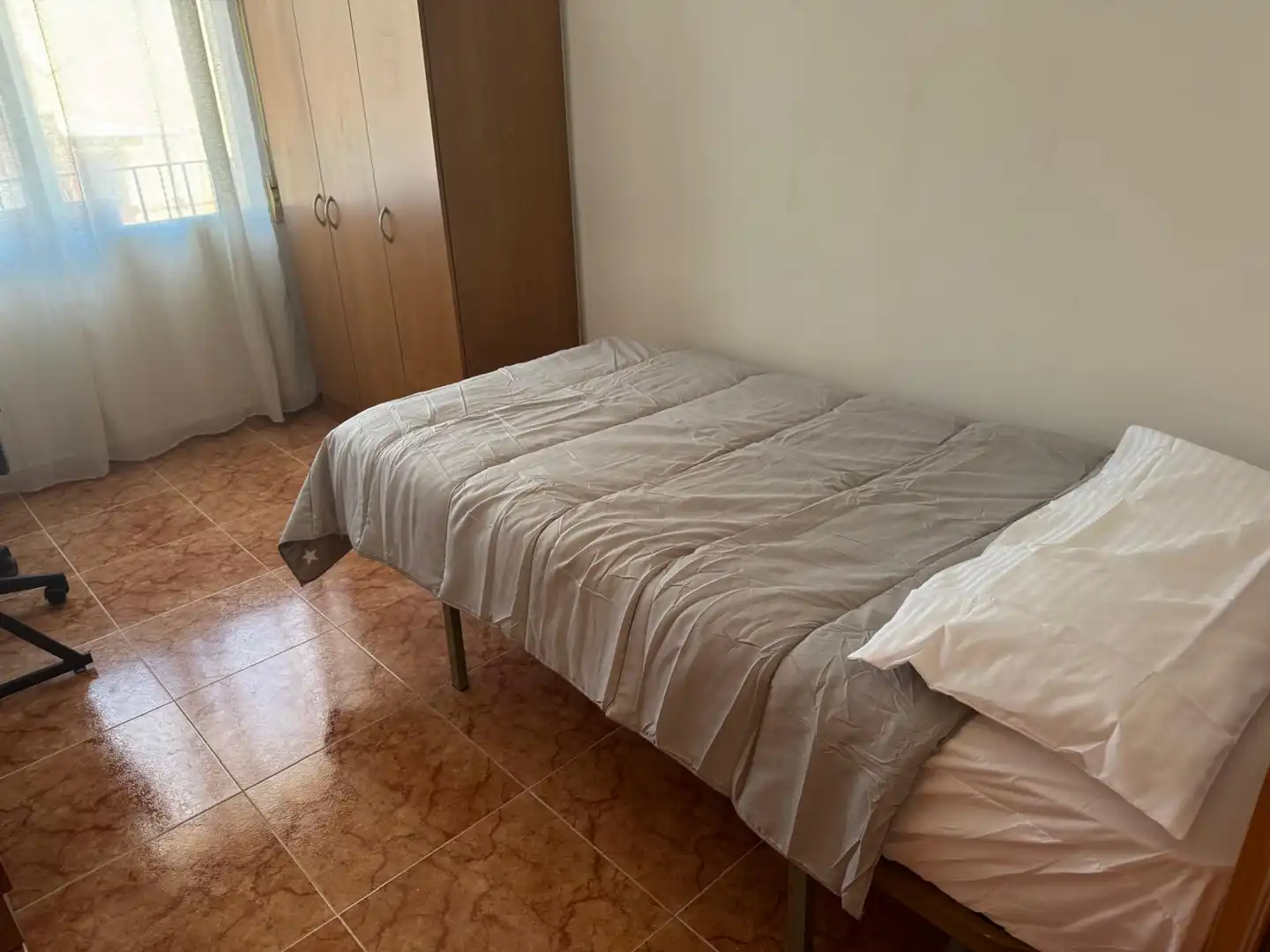 Bedroom of Flat for rent in Granada  with Air Conditioner, Terrace and Furnished