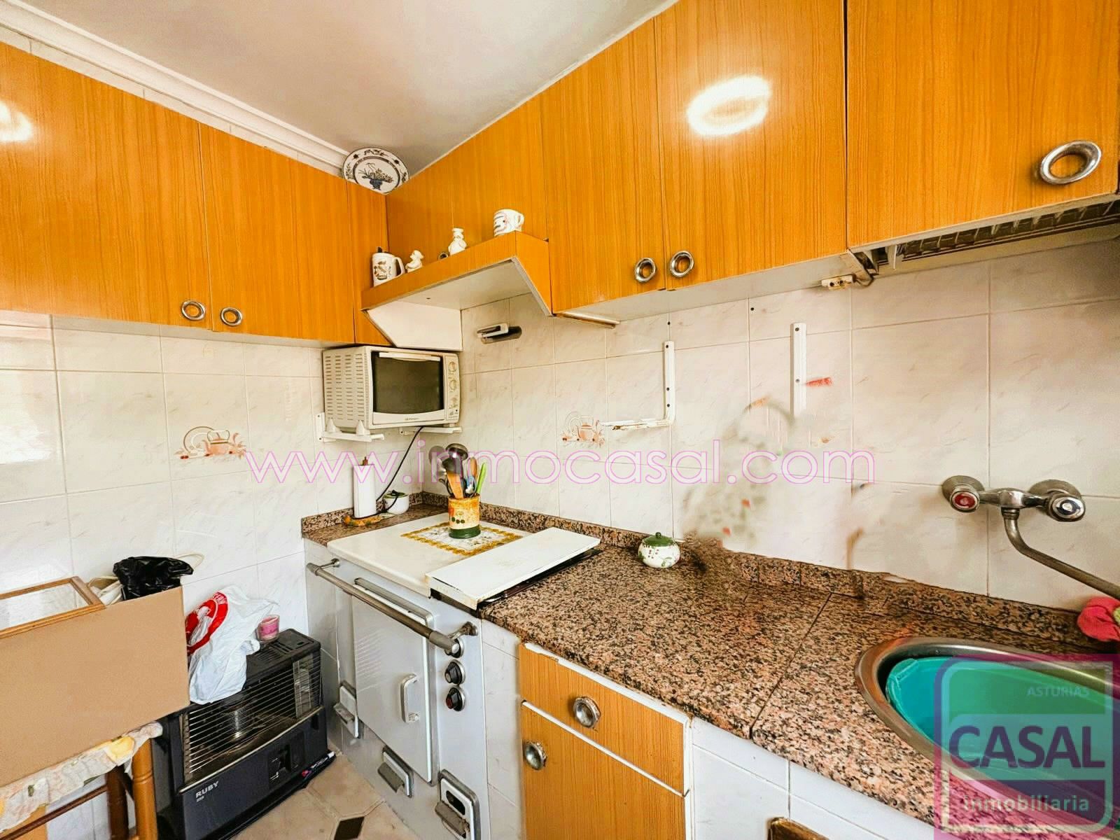 Cocina de Casa o chalet en venta en Mieres (Asturias) con Calefacción, Terraza y Amueblado