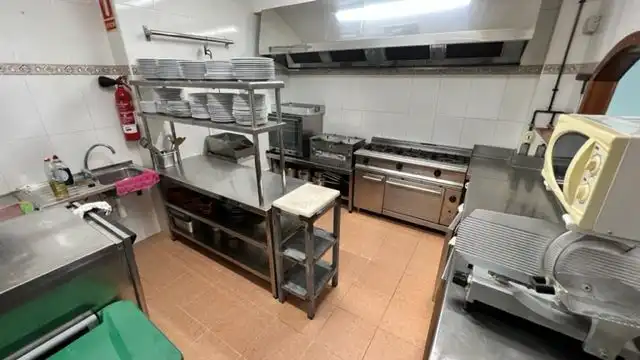 Cocina de Local en venta en Torredembarra con Aire acondicionado, Calefacción y Amueblado