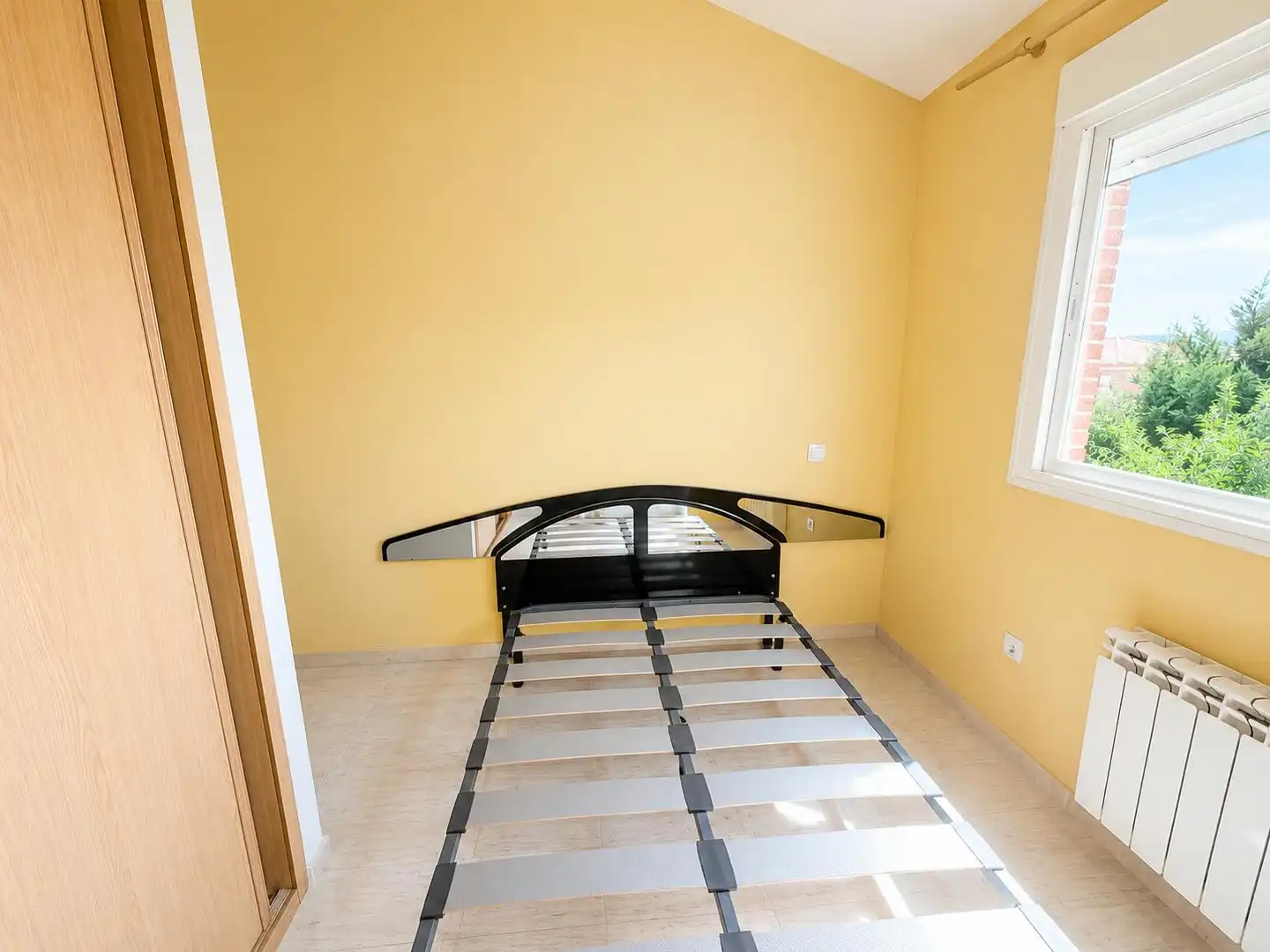 Schlafzimmer von Einfamilien-Reihenhaus zur Miete in Alovera mit Heizung, Privatgarten und Ofen