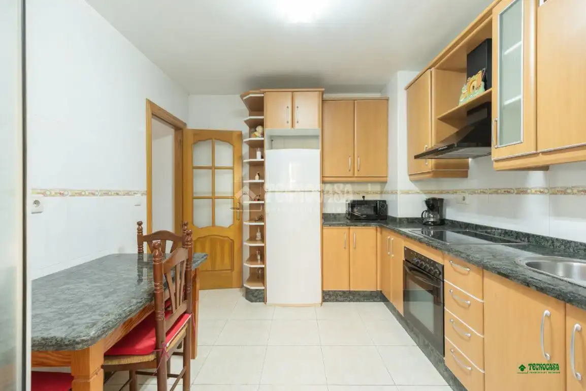 Cocina de Piso en venta en Almería con Trastero