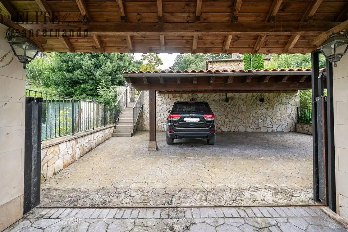 Parking de Casa o chalet en venta en Santa María de Cayón con Calefacción, Jardín privado y Terraza