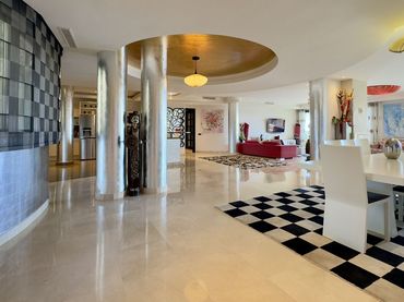 Piso con piscina en venta en Nueva Andalucía