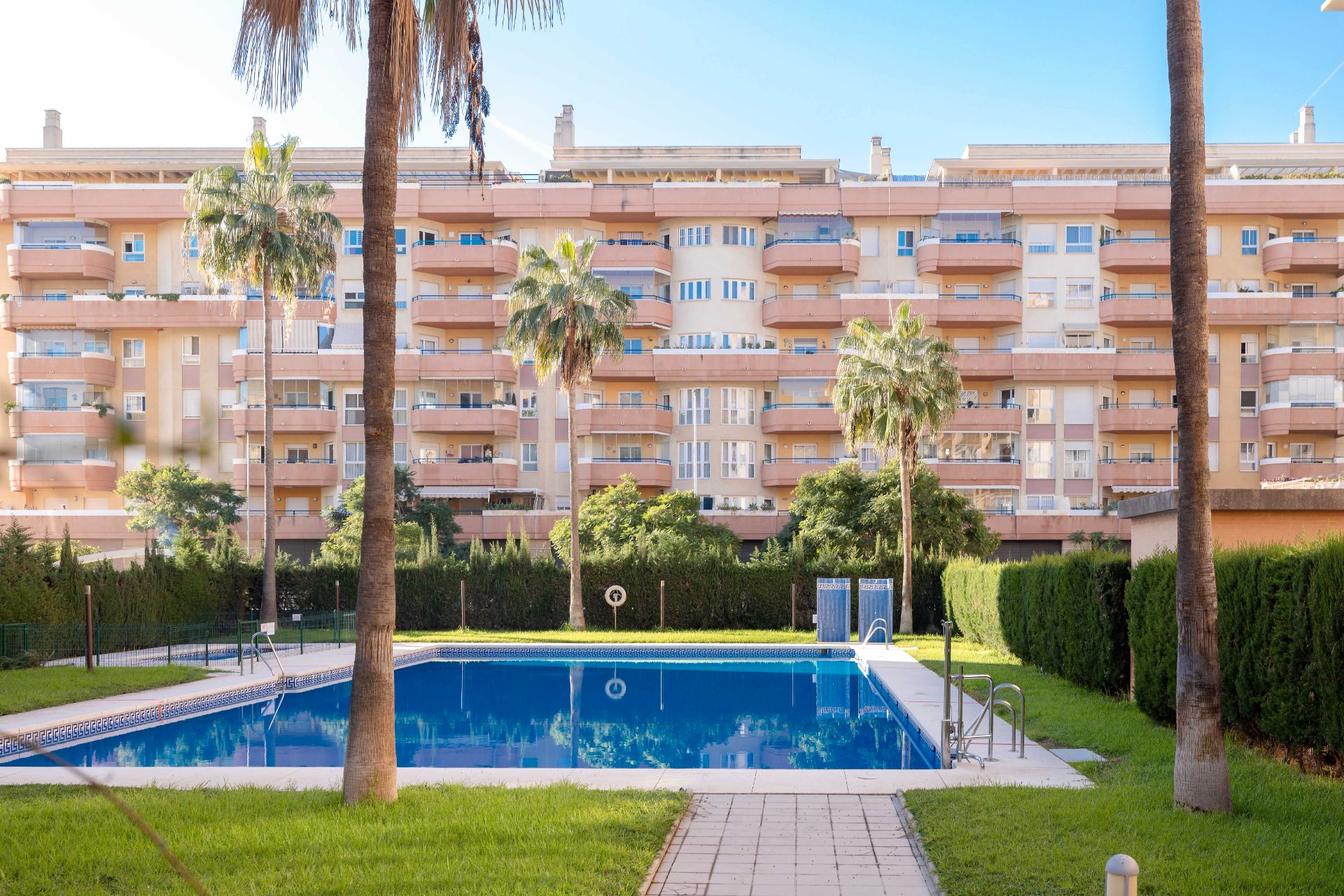 Exterior view of Flat for sale in Málaga Capital  with Air Conditioner, Heating and Terrace