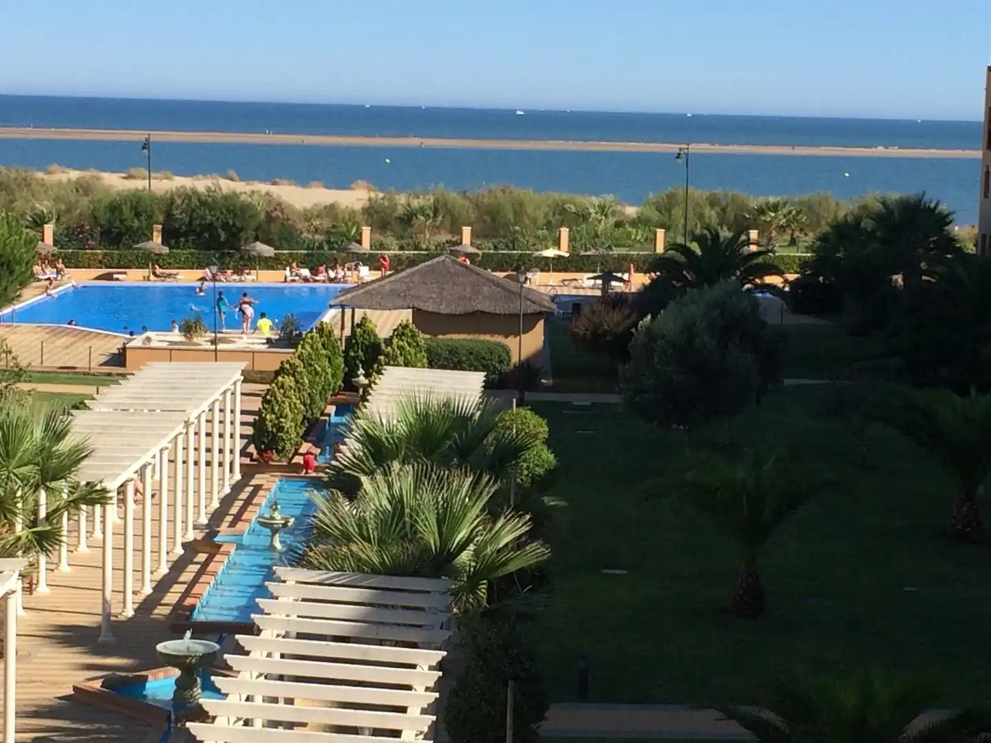 Piscina de Apartament de lloguer en Ayamonte amb Terrassa, Moblat i Piscina comunitària
