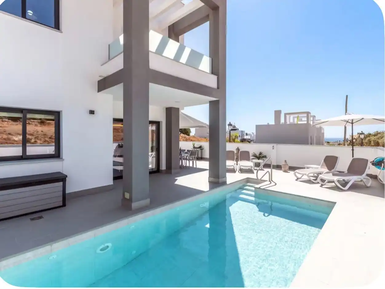 Piscina de Casa o xalet en venda en Avda Pescia - Ctra de Frigiliana