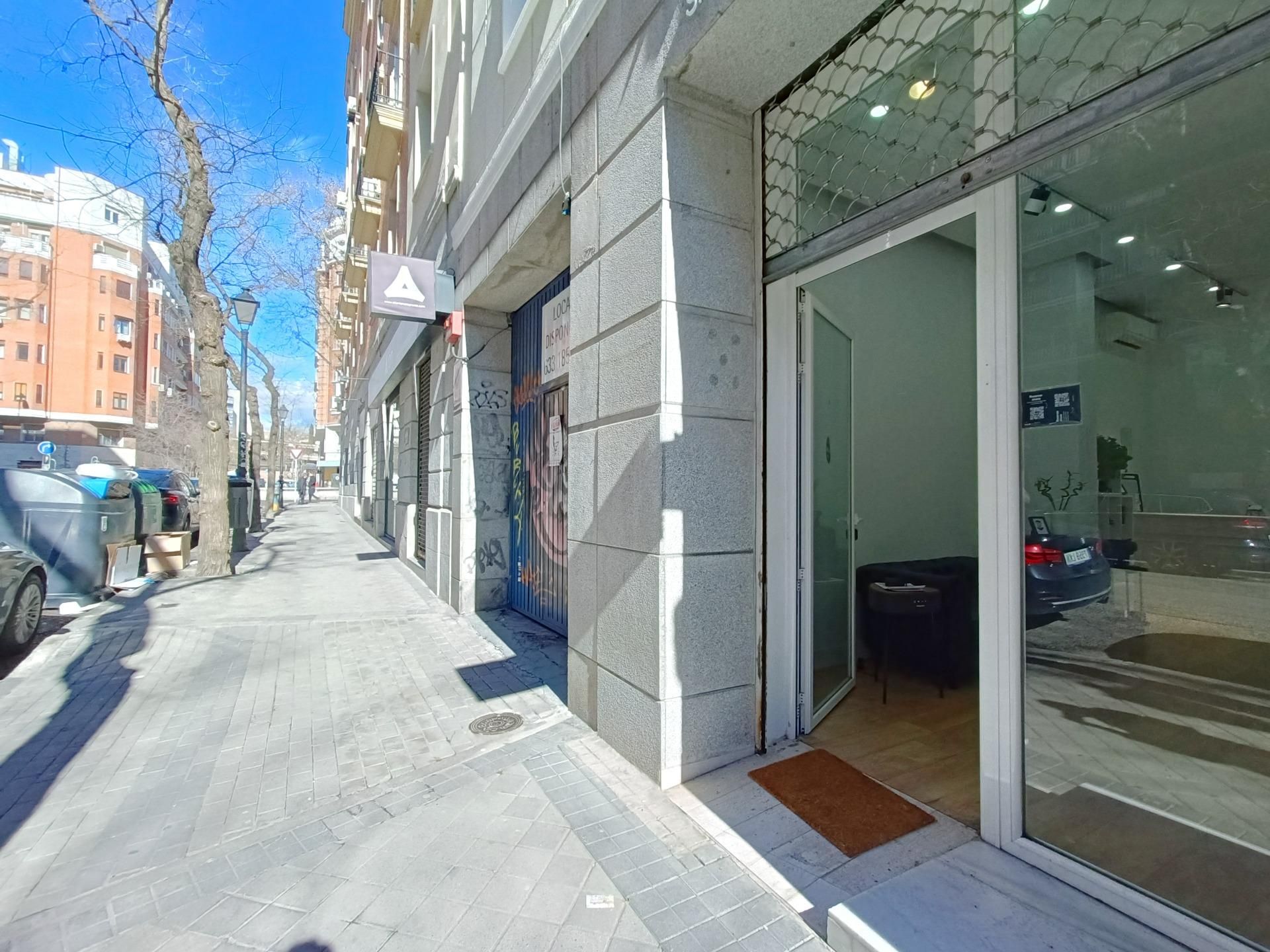 Vista exterior de Local de lloguer en  Madrid Capital amb Aire condicionat i Moblat