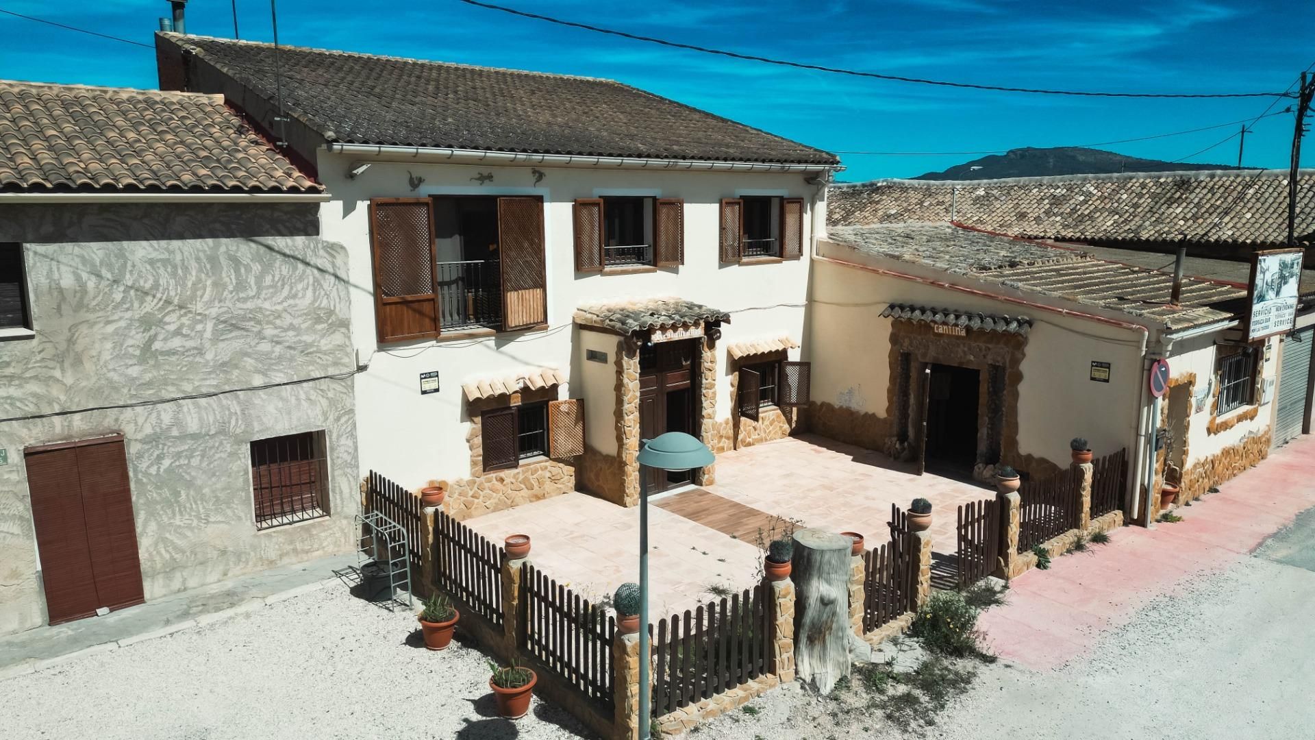 Vista exterior de Casa o xalet en venda en Monóvar  / Monòver amb Aire condicionat, Calefacció i Jardí privat