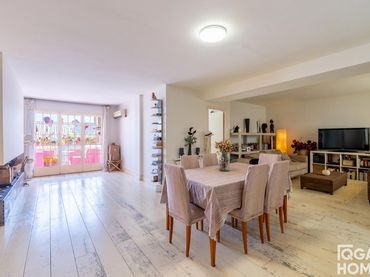 Duplex with lift for sale in Rius i Taulet