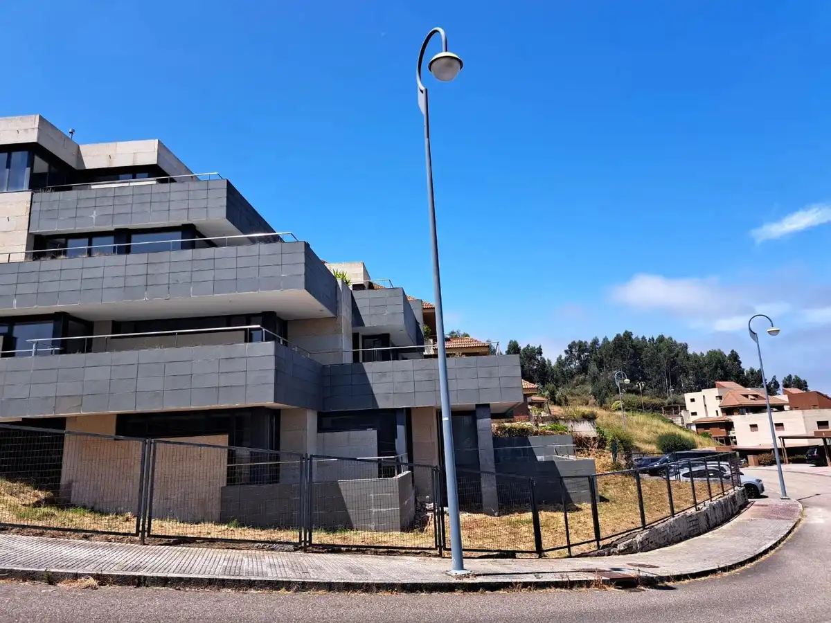 Vista exterior de Piso en venta en Baiona con Terraza, Trastero y Alarma
