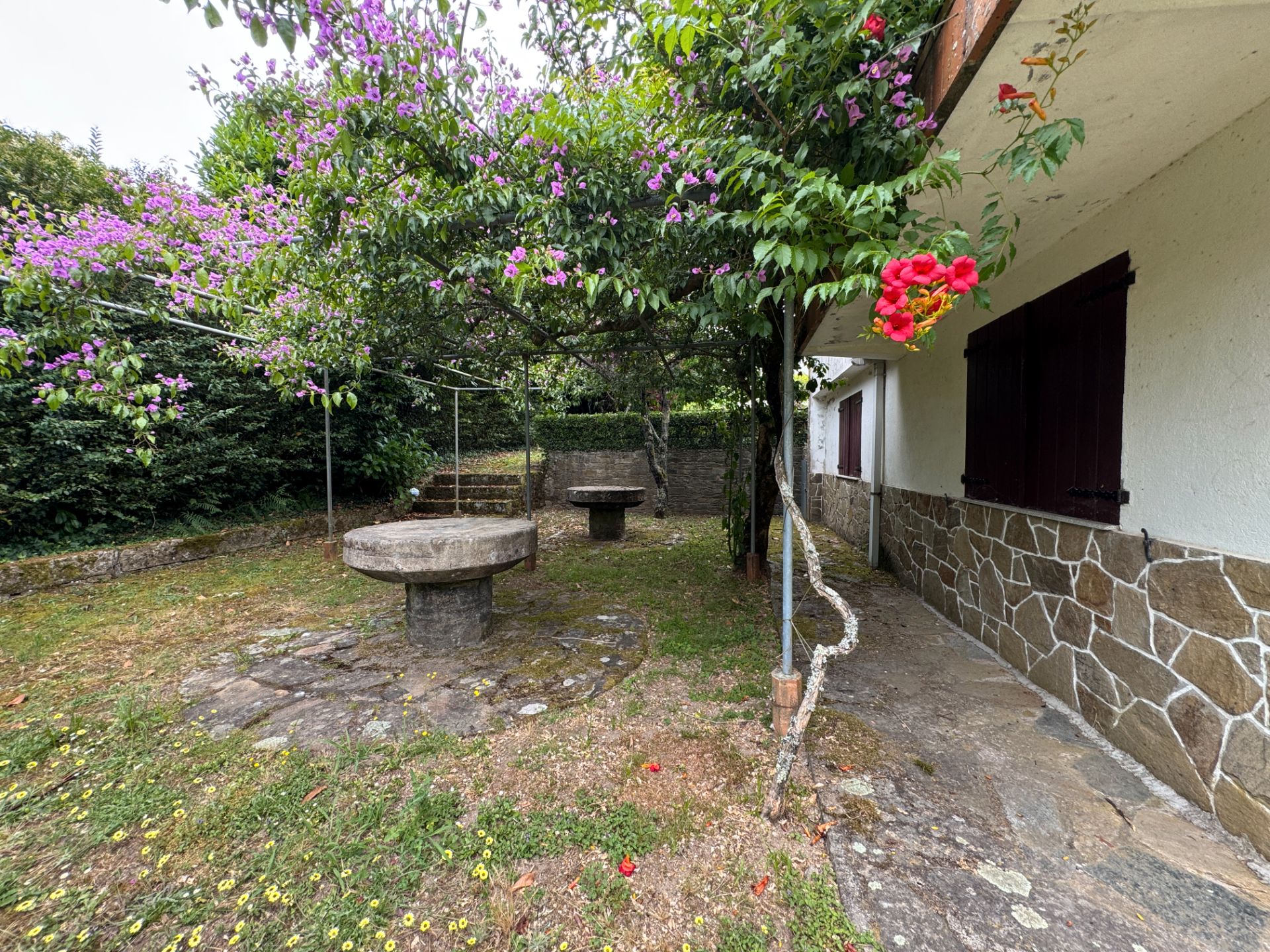Jardí de Casa o xalet de lloguer en Teo amb Calefacció, Jardí privat i Moblat