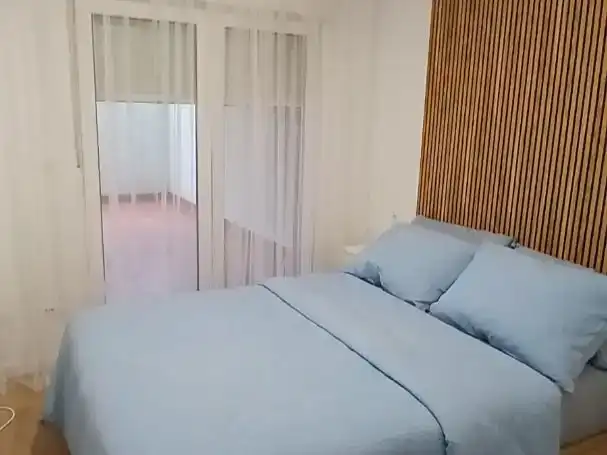 Schlafzimmer von Wohnung zur Miete in Forcarei mit Parkett, Möbliert und Ofen