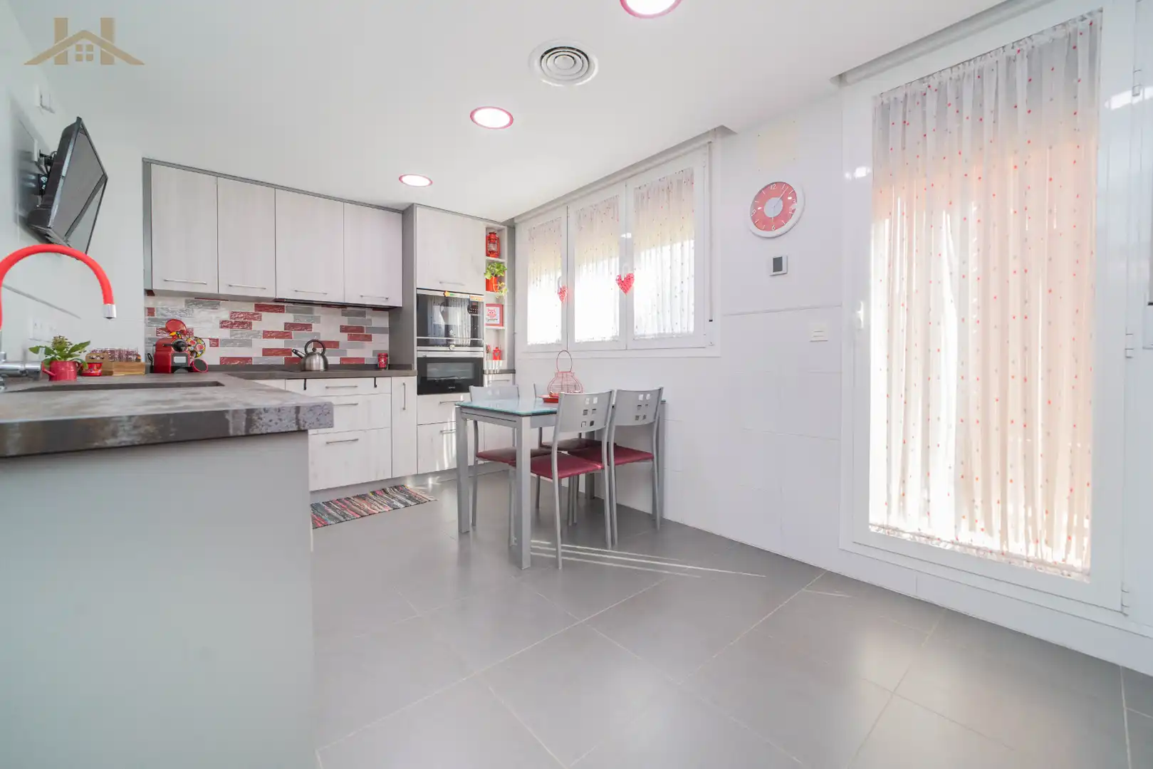Kitchen of Detached homes for sale in Villaviciosa de Odón  with Air Conditioner, Heating and Private garden