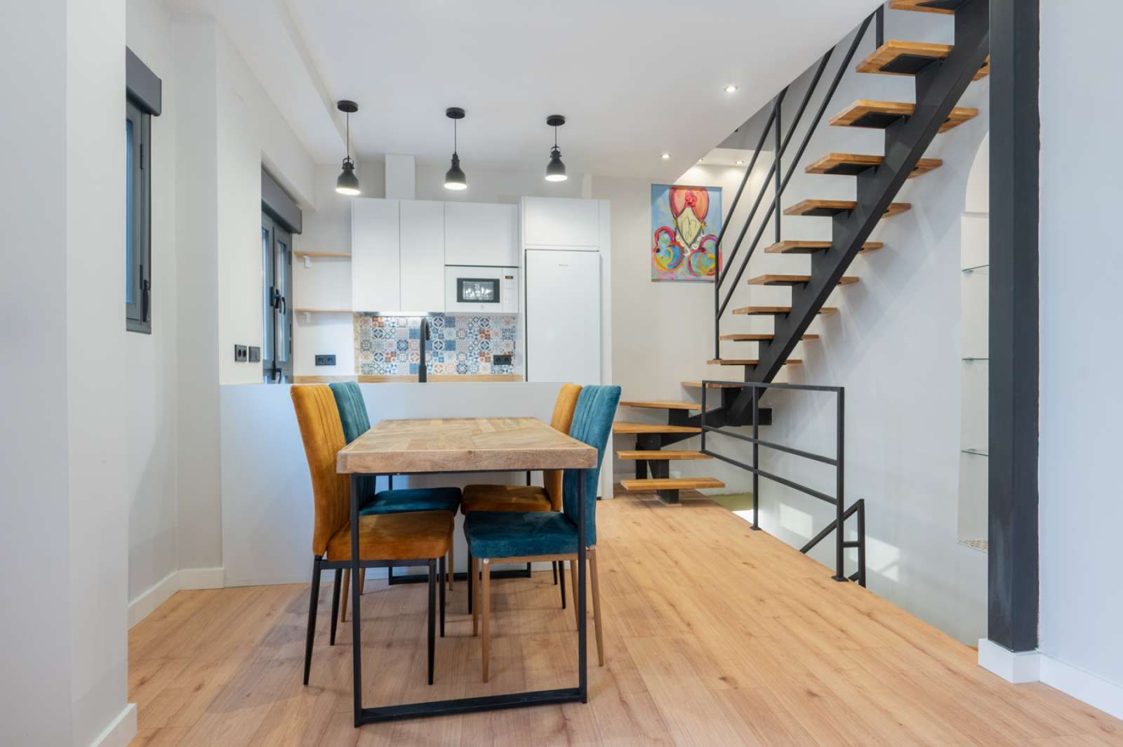 Comedor de Apartamento para compartir en  Sevilla Capital con Aire acondicionado, Terraza y Amueblado