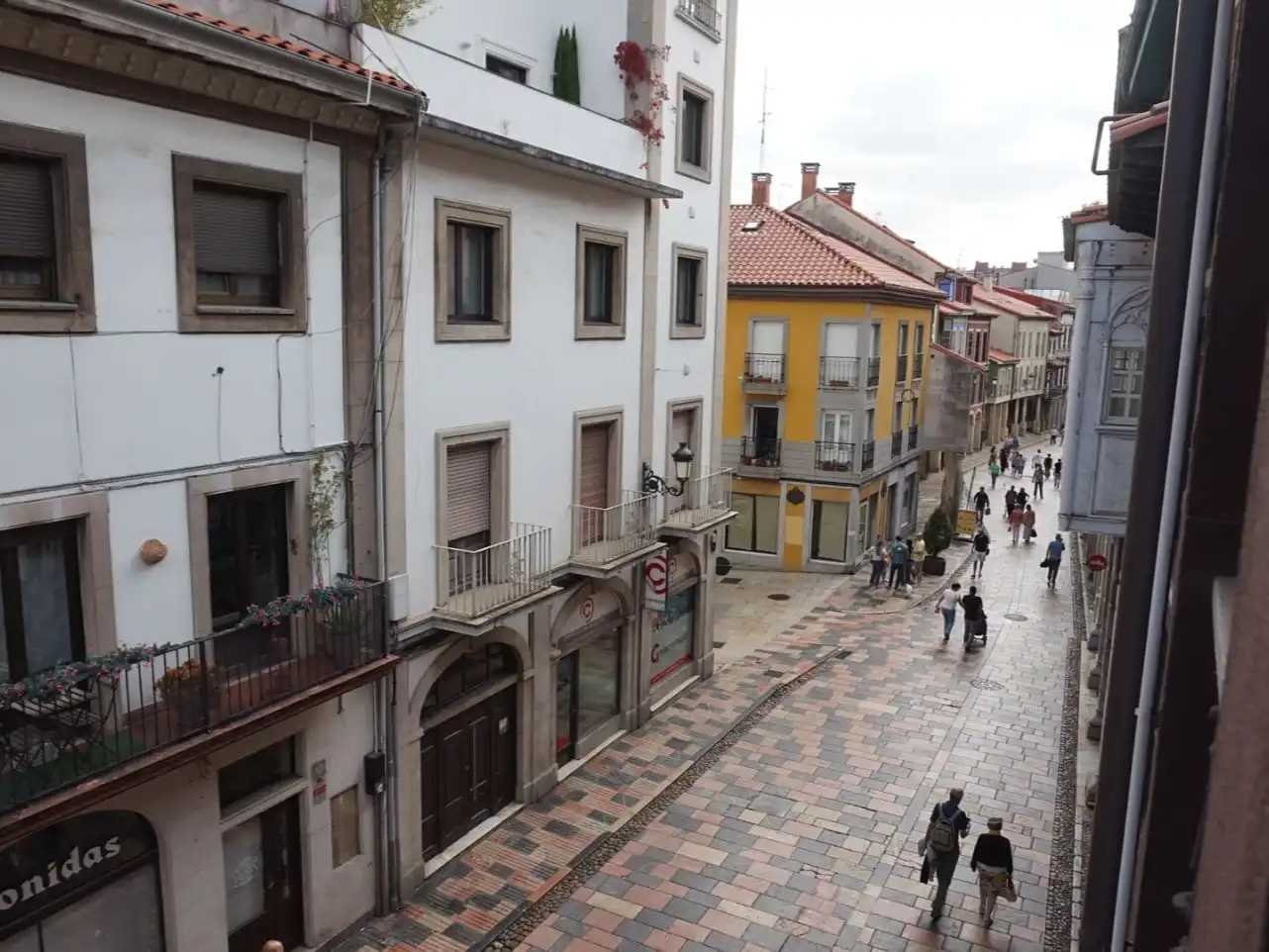 Vista exterior de Piso en venta en Avilés