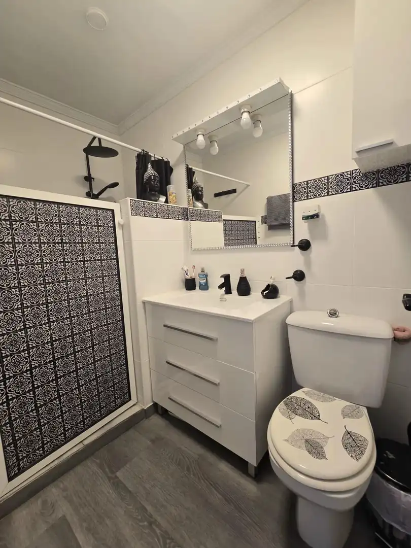 Bathroom of Flat for sale in Torremolinos