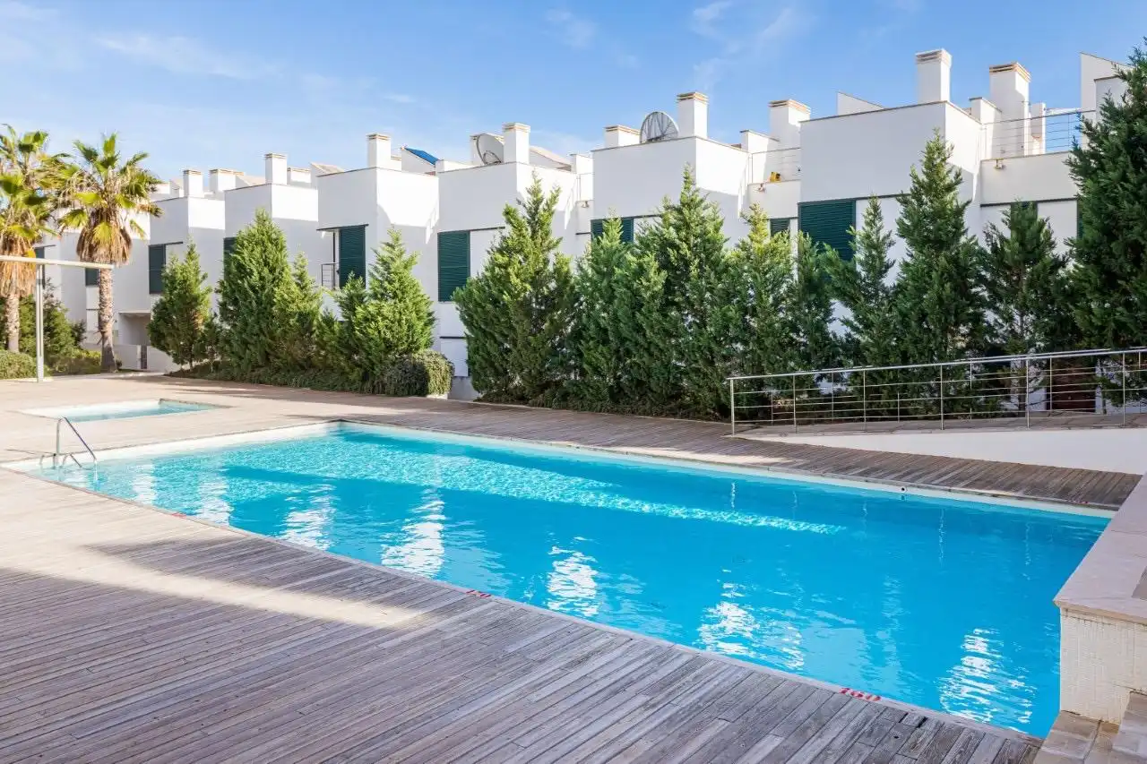 Piscina de Casa adosada en venta en Es Mercadal con Aire acondicionado, Calefacción y Terraza