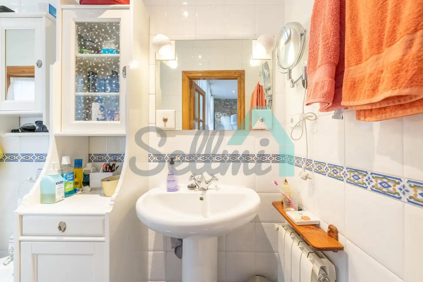 Bathroom of Flat for sale in Oviedo   with Heating, Parquet flooring and Terrace