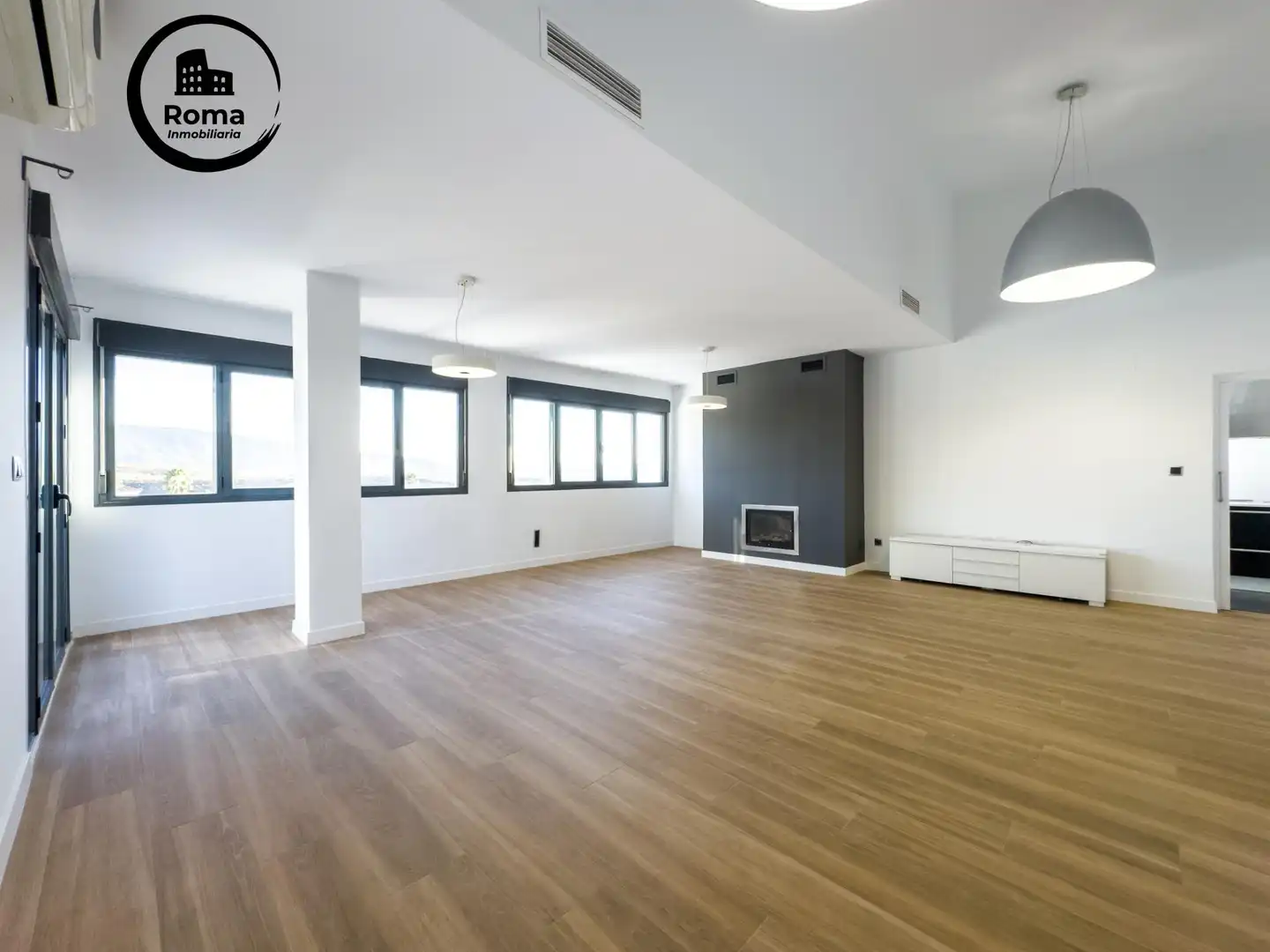 Sala de estar de Casa o chalet en venta en La Zubia con Aire acondicionado, Calefacción y Jardín privado