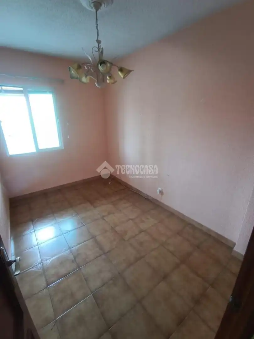 Habitación de Piso en venta en Madrid con Terraza