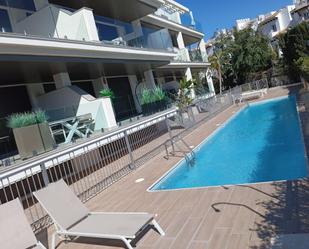 Piscina de Pis de lloguer en Estepona amb Aire condicionat, Jardí privat i Terrassa