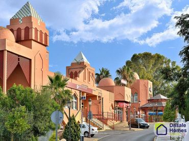 Wohngebäude zum Verkauf in Avenida la Reserva de Marbella 0