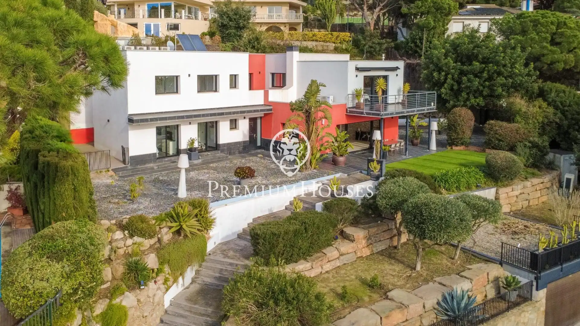 Vista exterior de Casa o xalet de lloguer en Cabrils amb Aire condicionat, Calefacció i Jardí privat