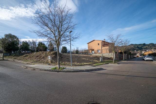 Terreno residencial en Venta en Carrer Miquel Martí i Pol en Sant Hilari Sacalm