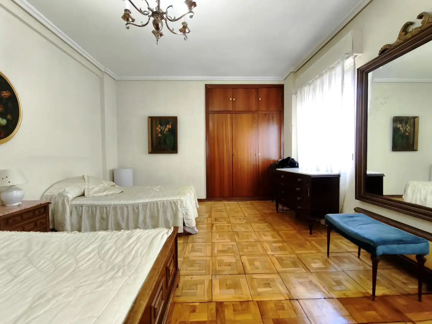 Habitación de Piso en venta en  Logroño con Calefacción, Parquet y Terraza