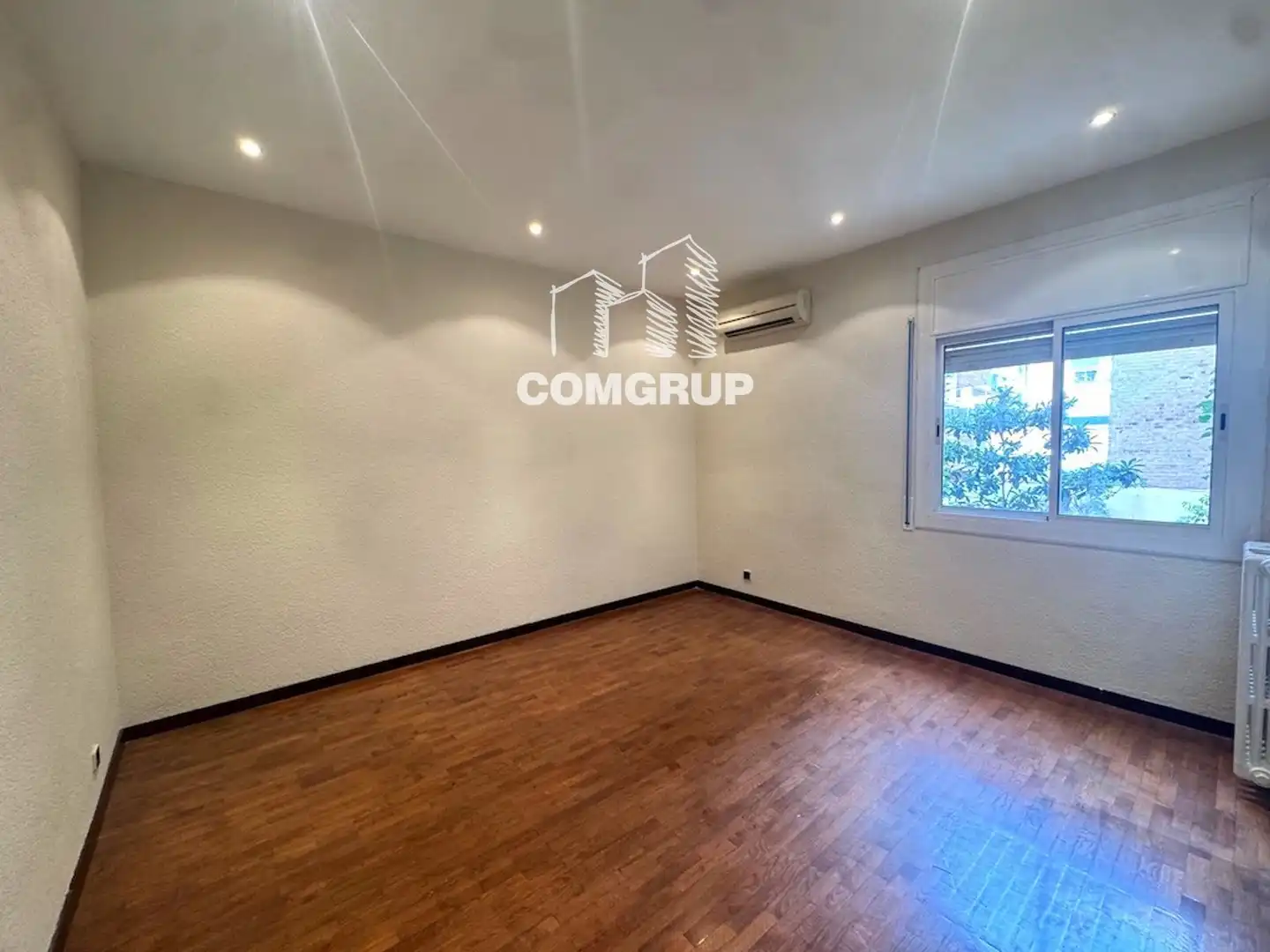 Habitación de Oficina de alquiler en Barcelona con Aire acondicionado, Calefacción y Amueblado