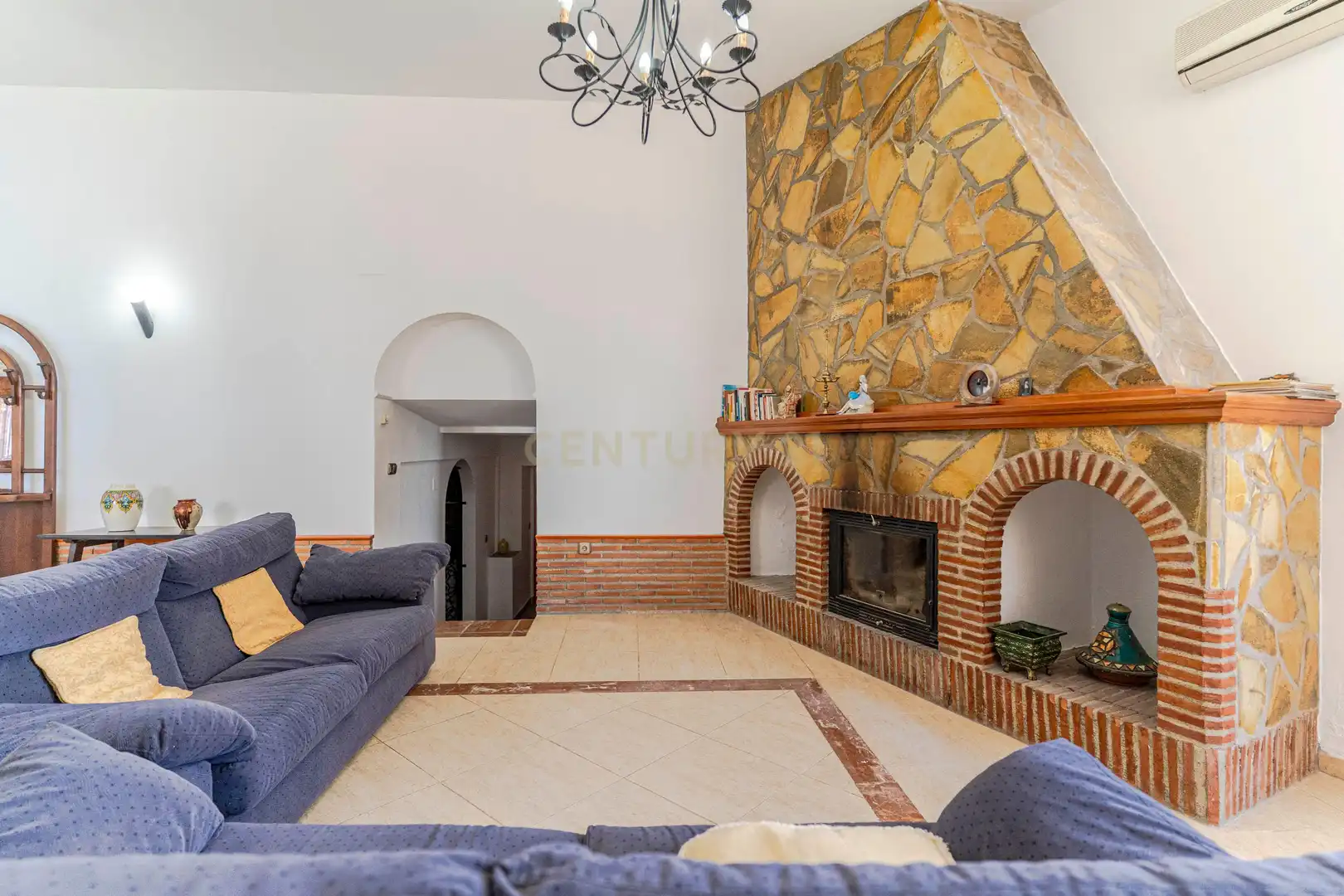 Sala d'estar de Casa o xalet en venda en Granada amb Aire condicionat, Jardí privat i Traster