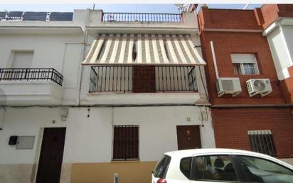 Exterior view of House or chalet for sale in Mairena del Aljarafe  with Terrace